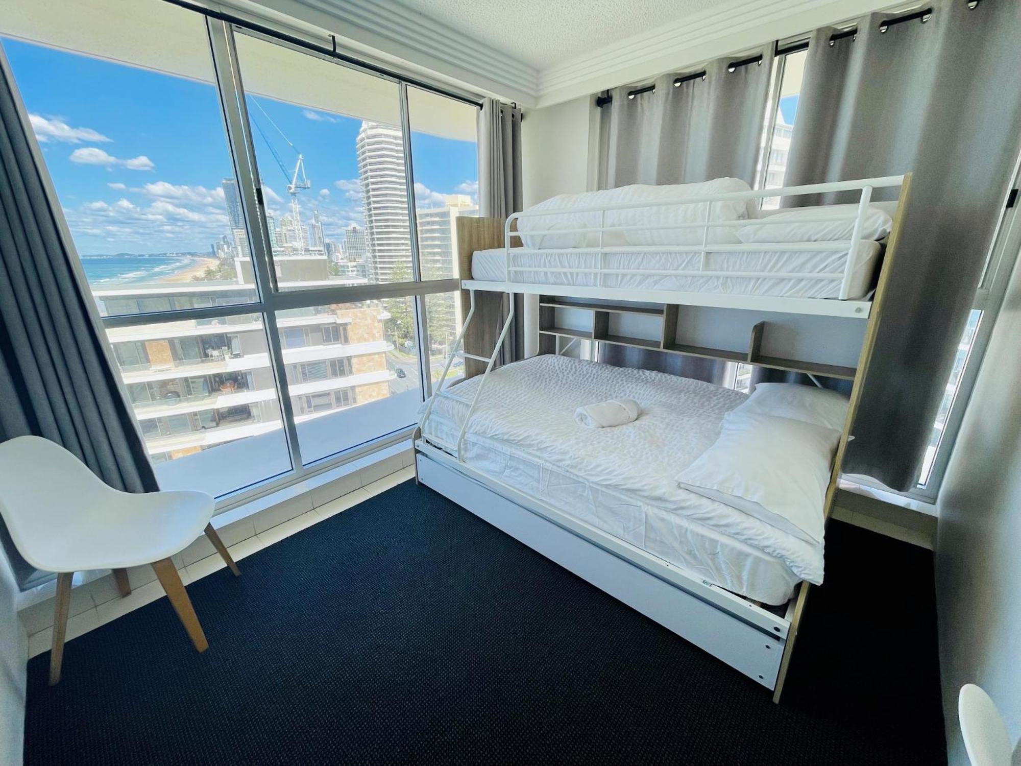 Apartment Wake Up Right On The Beach-bliss Gold Coast