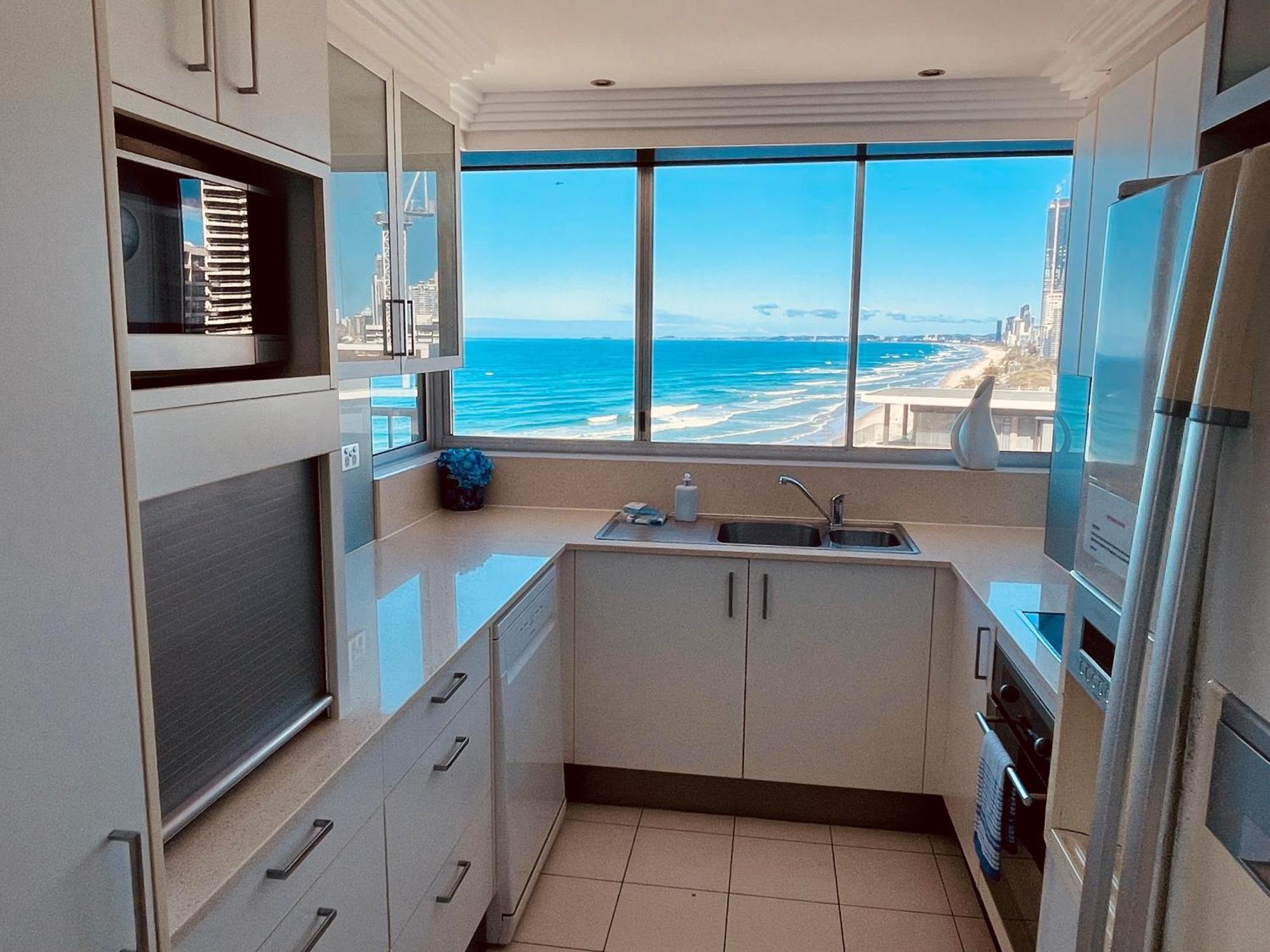 Wake Up Right On The Beach-bliss Apartment
