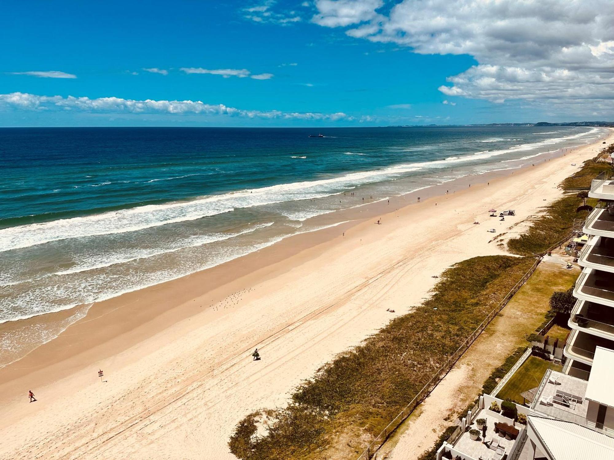 Apartment Wake Up Right On The Beach-bliss Gold Coast
