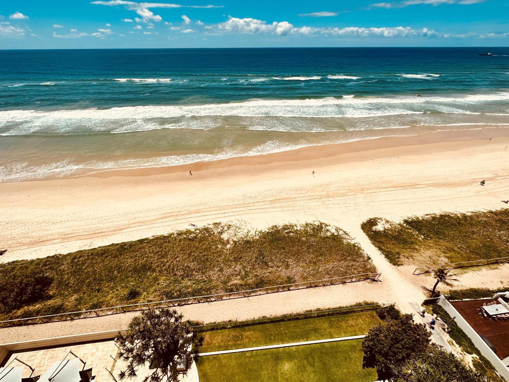 Apartment Wake Up Right On The Beach-bliss