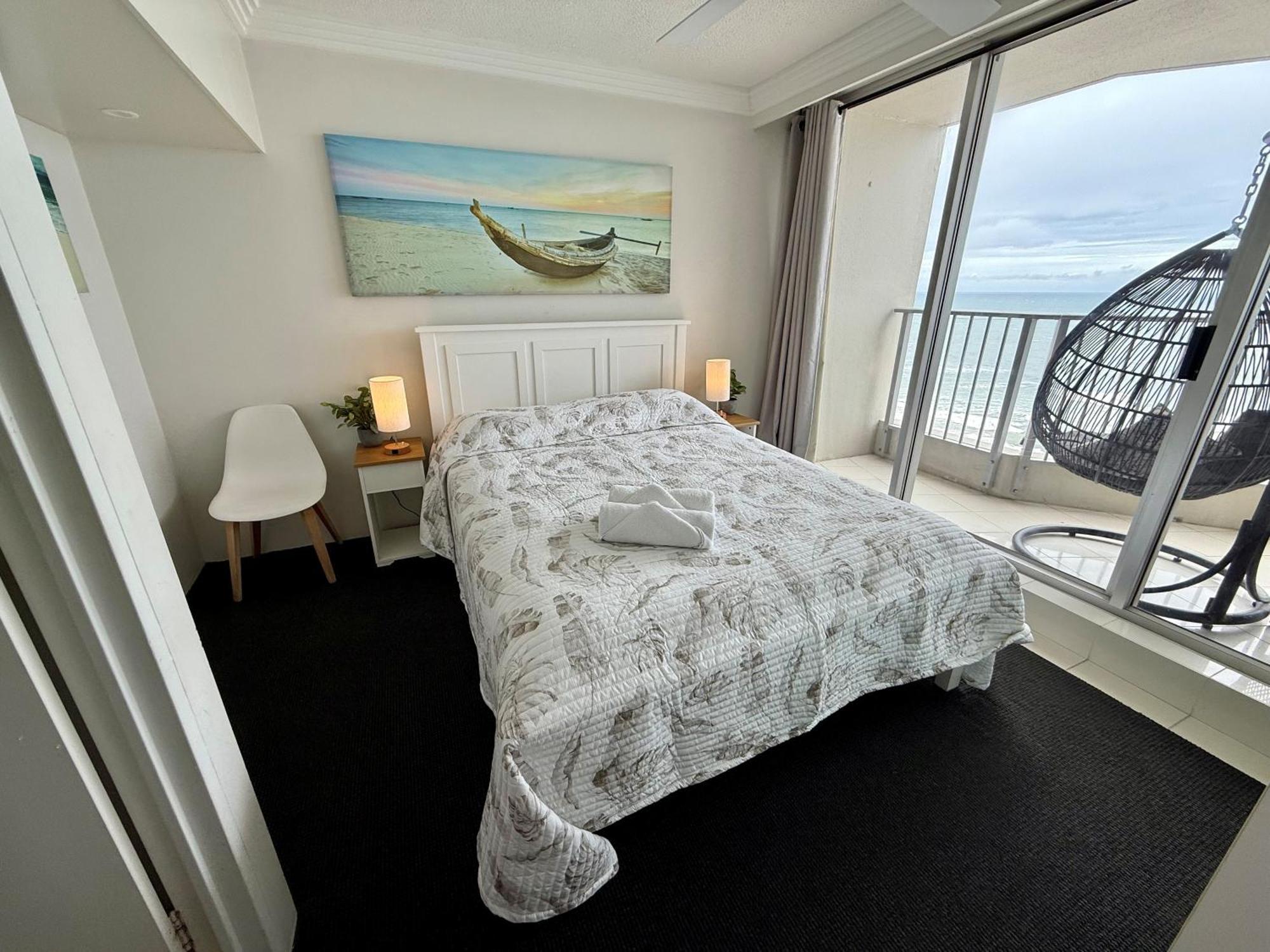 Wake Up Right On The Beach-bliss Apartment